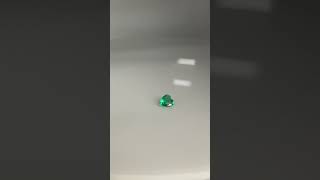 Esmeralda Coração 6x5.8mm - Vídeo