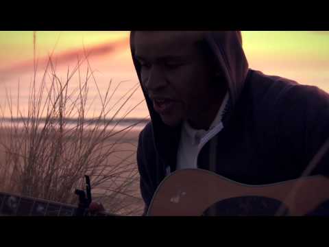 Chinedu Ede am Strand