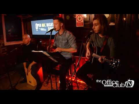Stelian Ailincai & Acoustic Bastards - La la la (Naughty Boy - COVER @The Office Pub)