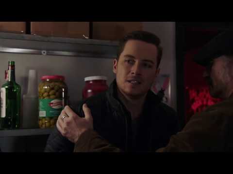 Halstead finds himself in an impossible situation when his cover is blown I Chicago P.D 5.10