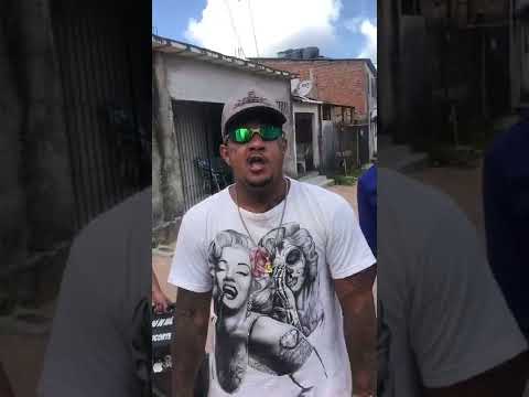 O Astro na voz e MC blok no toque