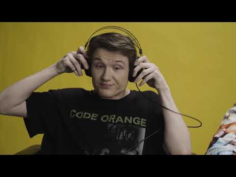 GENKA & DEW8 - GRINGOS EN EL AEROPUERTO