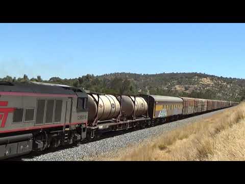 SCT003 CSR011 and CSR016 on 4GP1 freight Brigadoon