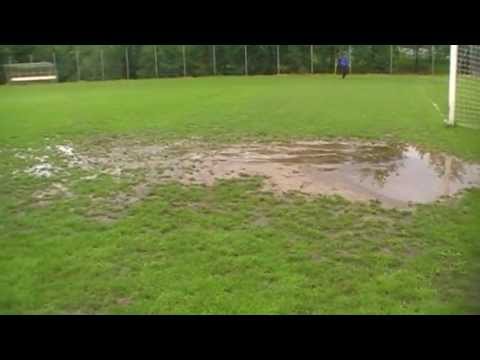 Stan murawy stadionu w Porębie Spytkowskiej - 30.05.2013
