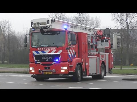 Hoogwerker Brandweer Velsen met Spoed naar een Waterongeval in Hoofddorp