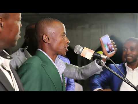 Tiyar-el -Hayat à Pidjani Domba . chanteur :Elarif yayeni. titre : Mdji gabuwo