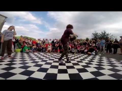 Atgal i miesta 2014 - House Final - Gabrielė Emily vs Karolina (Win)