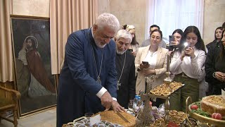 Միջինքի առիթով Արարատյան Հայրապետական թեմի երիտասարդները հավաքվել են առաջնորդարանում