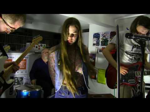 FLOWERS MUST DIE LIVE @ FLASHBACK RECORDS