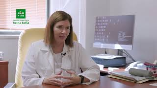 Mª Teresa Cáceres explica cómo afecta el temblor esencial en pacientes