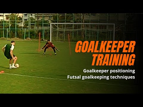 Goalkeeper positioning. Futsal goalkeeping techniques 1 vs 1.
