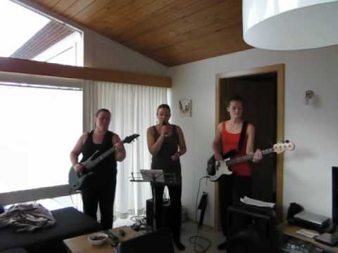 Stúkurnar - Halelúja (með íslenskum texta)