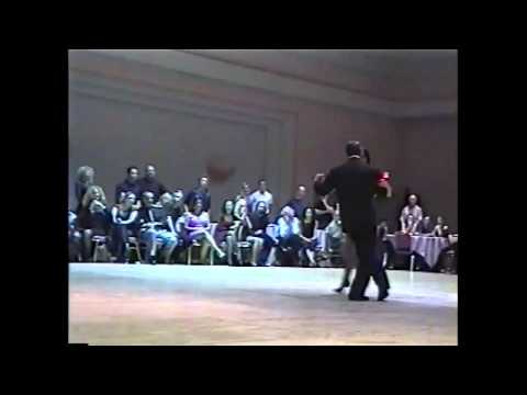 Osvaldo Zotto y Lorena Ermocido - Tango - "Nochero Soy"