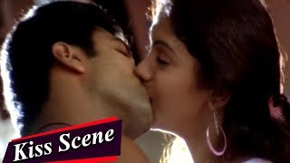 Jayam Ravi & Kamna Jethmalani Kiss Scene  love