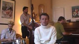 Hon är så söt Music Video