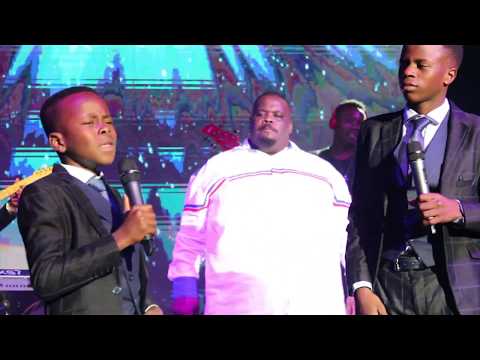 Sipho Ngwenya feat Nkabinde Brothers- Konke Kuhamba Kahle