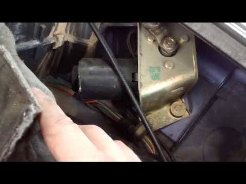 How to Remove and Replace Front Wiper Motor on a Fiat Panda