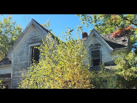 Exploring a 1915  Abandoned House Manchester NH