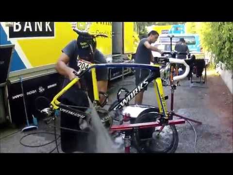 Tinkoff-Saxo - Mechanics preparing the team bikes