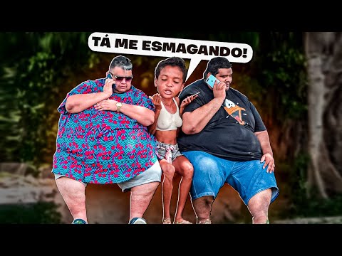 GORD0S ESMAGAND0 PESSOA NO BANCO