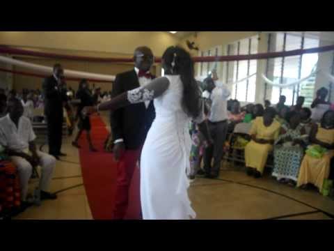 Bride & Groom Dances to Alkayida Azonto