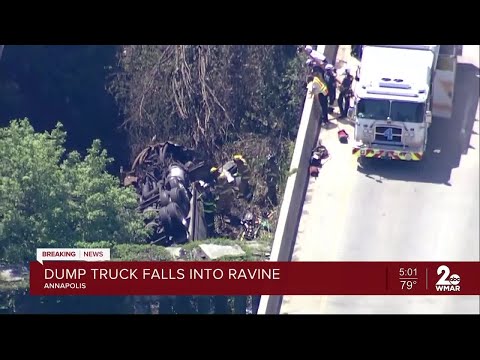Dump truck falls into ravine in Annapolis
