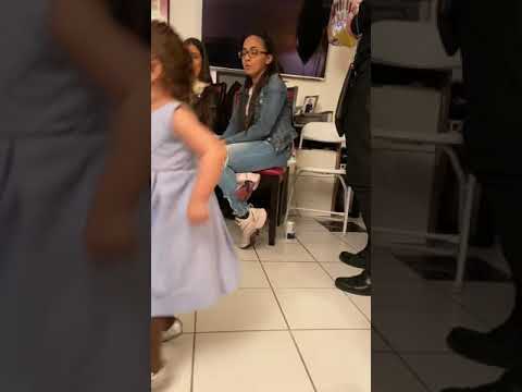 Niña Venezolana Bailando Salomé dé Chayanne