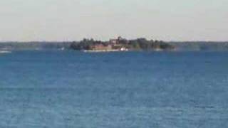 preview picture of video 'Chimney and Jorgestadt Islands Along 1000 Islands Parkway'