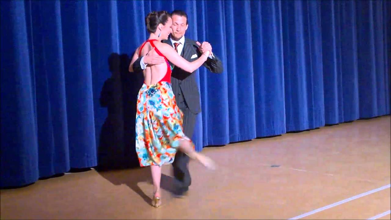 Pasi & Maria Laurén dancing Cuatro palabras at Helatango 2015