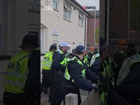 Epsom protestors clash with police and attack building they believe is HMO housing migrants 🚨