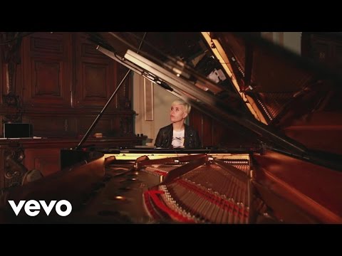 Giulia Mazzoni - Silence (Videoclip)