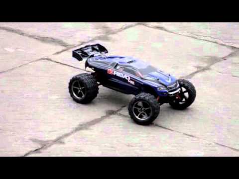 TRAXXAS E-REVO 1/16 VXL brushless modellismo dinamico trieste