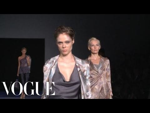 Fashion Show - Giorgio Armani: Spring 2012 Ready-to-Wear
