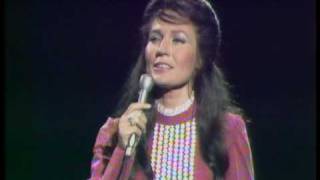 Loretta Lynn - Peace In The Valley