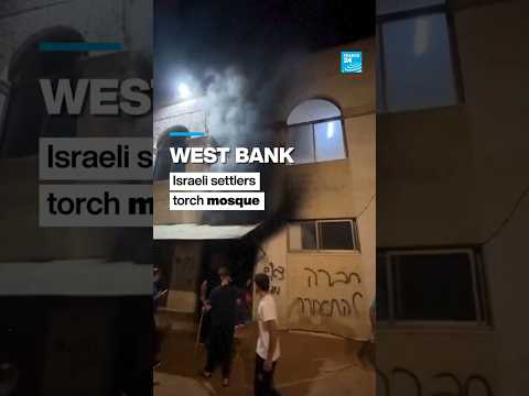 West Bank: Israeli settlers torch mosque