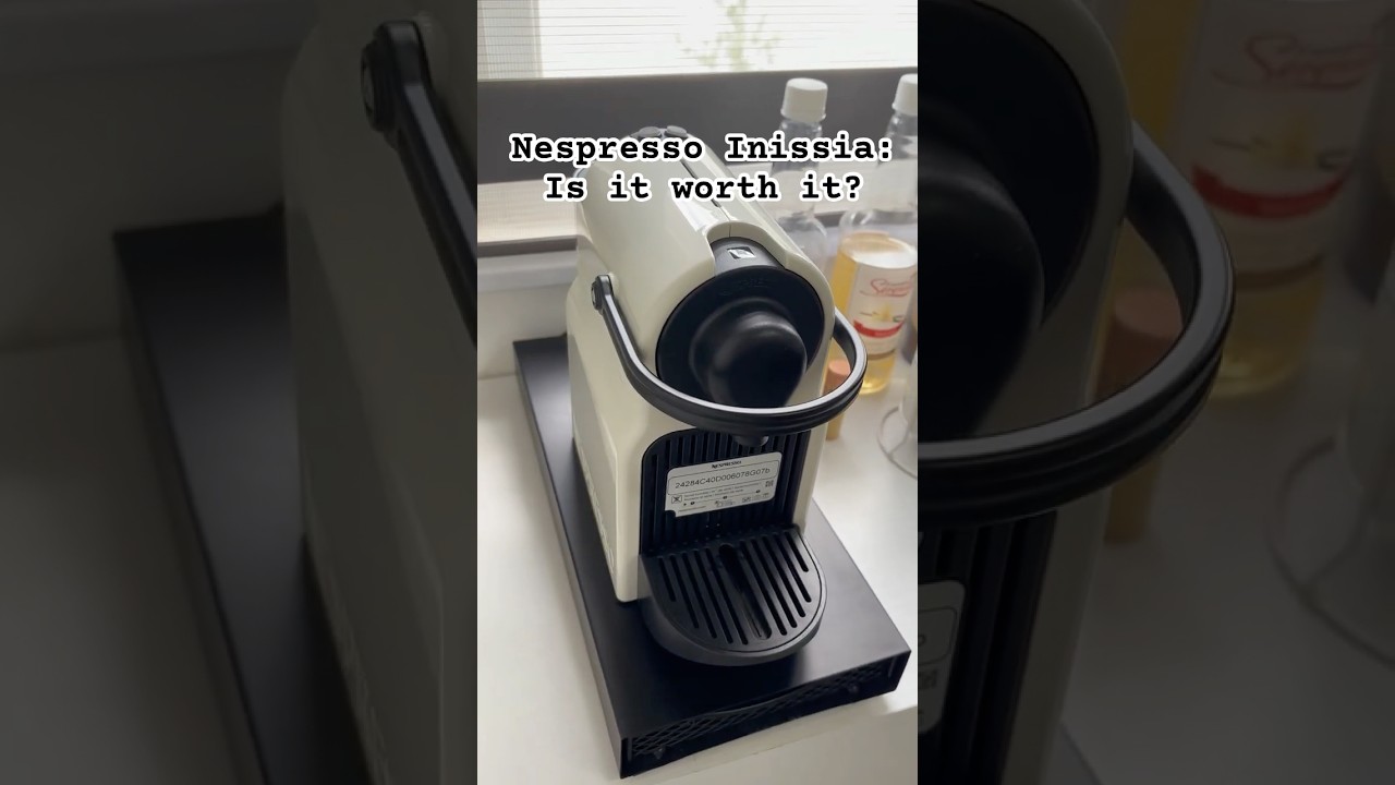 Machine à café Nespresso jamais déballée + capsules video thumbnail
