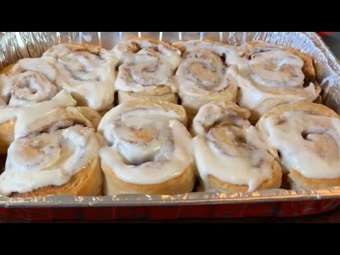 HOW TO MAKE THE EASIEST CINNAMON ROLLS