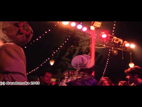 JAHMBASSADOR HIFI ft nya azania (UK) - 3in1 last dub round @ mano mundo festival 11-05-2013