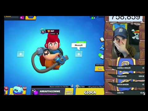 Donano 500 EURO a GRAX e lui piange