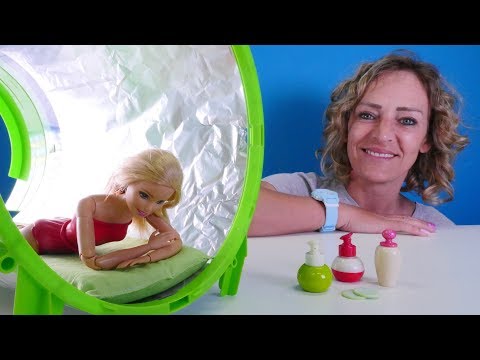 Spielspaß mit Barbie - Nicoles SPA Salon - Spielzeugvideo für Kinder