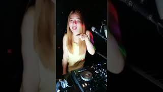 Download lagu DJ JANGAN TINGGALKAN AKU FULL BASS - DJ RERE MONIQUE TERBARU mp3 Download lagu DJ JANGAN TINGGALKAN AKU FULL BASS - DJ RERE MONIQUE TERBARU mp3