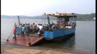 preview picture of video 'Riverside walk, Panjim- Goa (Casino boats etc)'