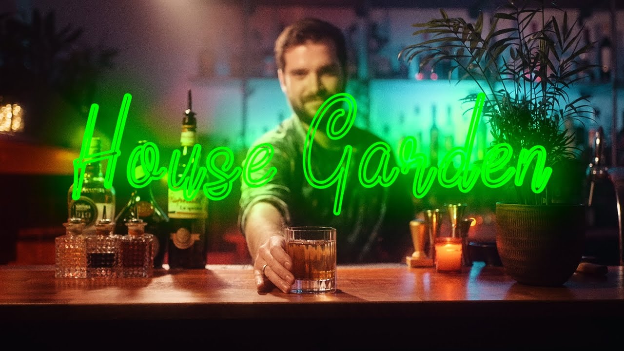 A7SIII - 4K - Cinematic Cocktail Bar Video
