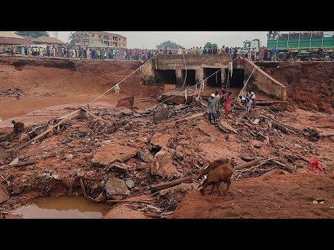 Nigeria flood disaster leaves 200 dead and thousands displaced
