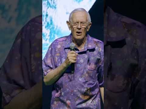 Vacuuming a space craft to clean up moon dust #apollo #artemis #moonlanding #charlieduke