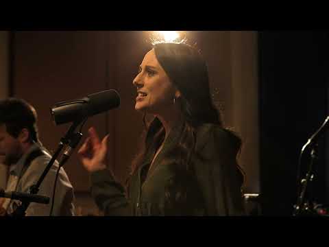 Laisse Tomber- Fany Dumais, Session acoustique chez Madame Wood