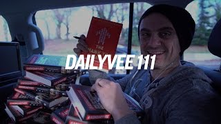SIGNED A SH*TLOAD OF BOOKS | DailyVee 111