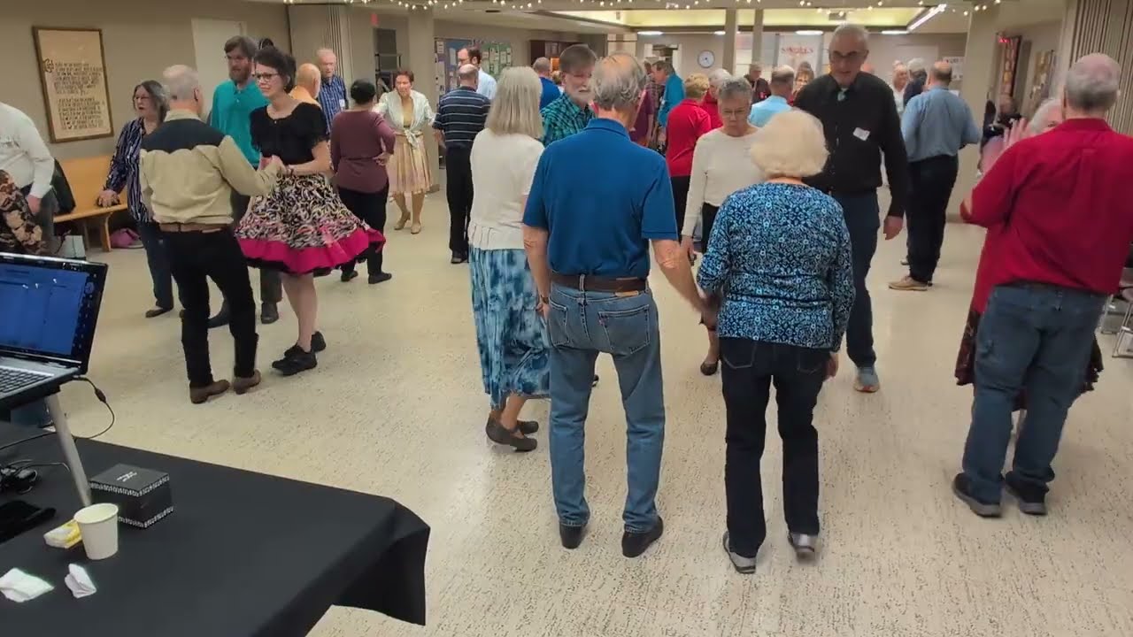 Round dancing with Mike Hogan calling at the Singles & Doubles in St. Louis, MO 11/22/25.
