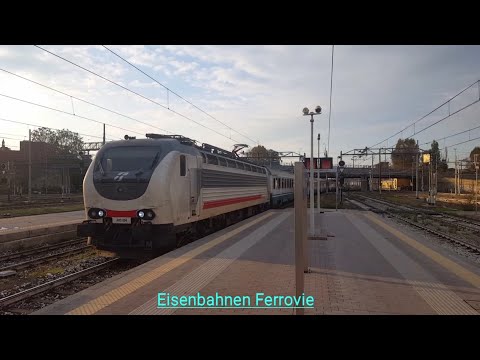 Intercity Notte per Reggio Calabria trainato da una E403 livrea IC Sun arriva a Milano Garibaldi