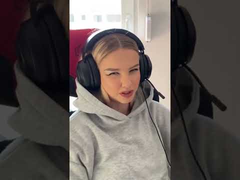 Udaję swojego chłopaka..😂 Tak to już z nim mam po 7 latach związku 🙈 Znacie to? #shorts#couple